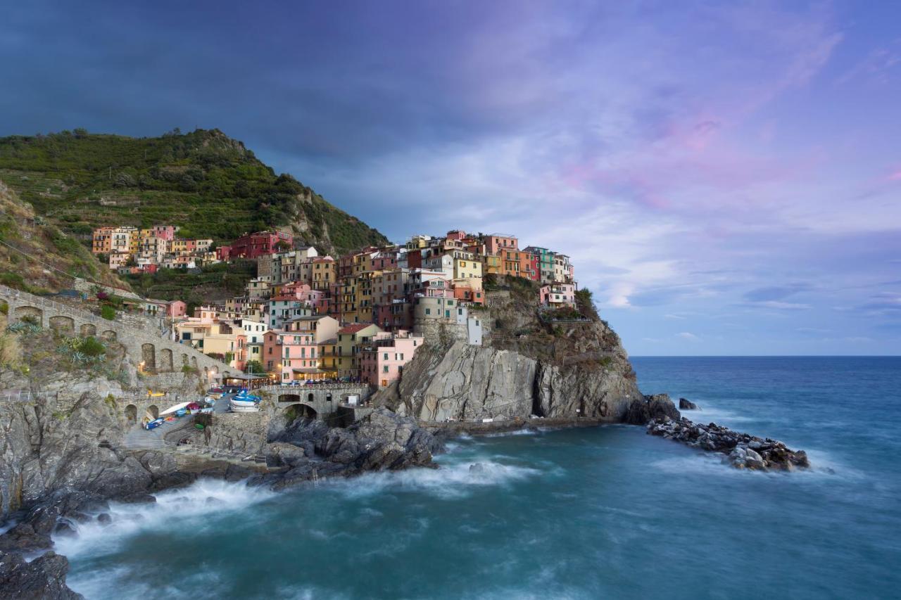 L' Attico Giallo Oro Di Giulia มานารอลา ภายนอก รูปภาพ
