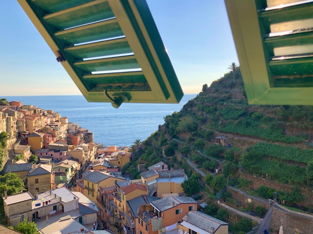 L' Attico Giallo Oro Di Giulia มานารอลา ภายนอก รูปภาพ